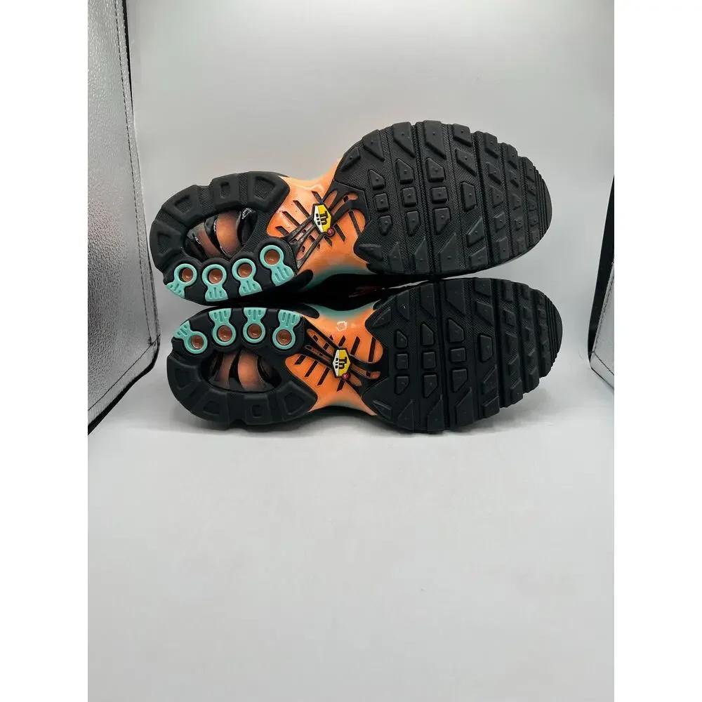 Nike Air Max Plus GS ‘Aurora Green Orange Pulse’ size 7Y